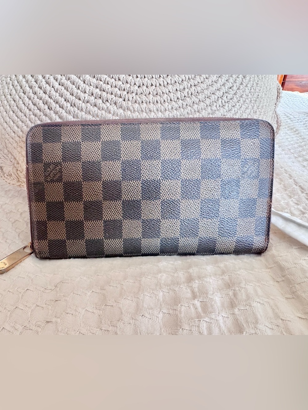 LOUIS VUITTON
DAMIER EBENE ZIPPY ORGANIZER AGENDA
WALLET COMBO